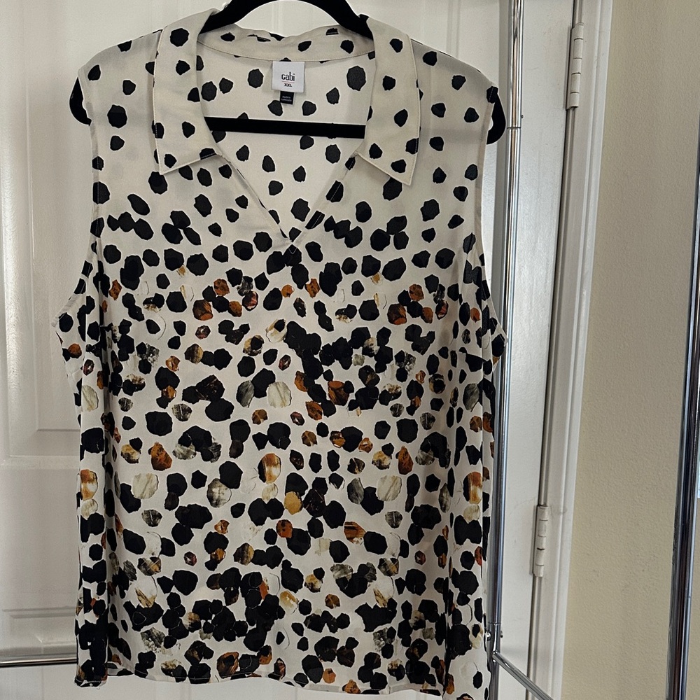 CAbi Women's Sleeveless Blouse - Black and Brown Pattern